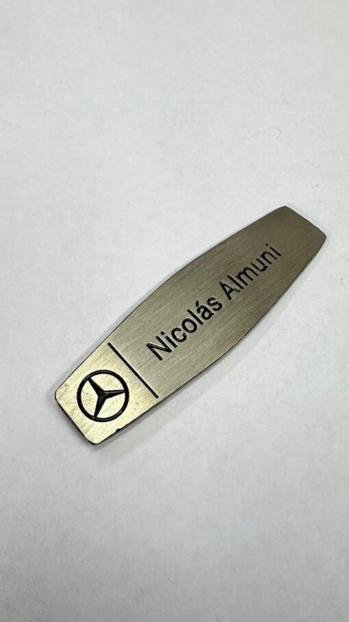 Identificador personalizado de acero con imán