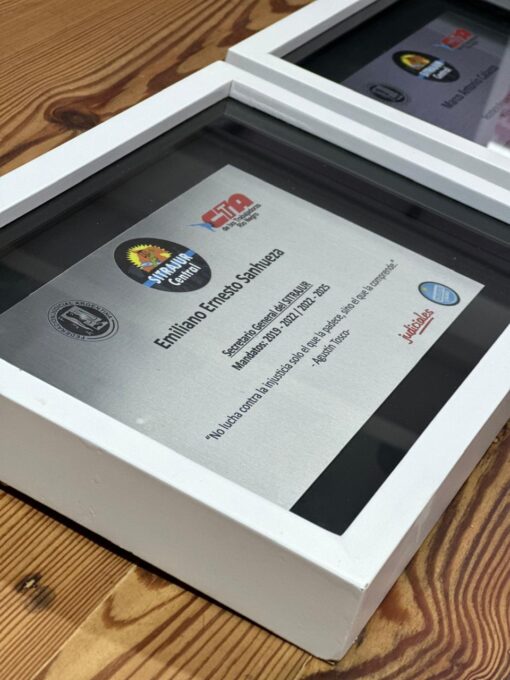 Cuadro Moderno Laqueado con Placa Metálica Aluminio y Grabado Color