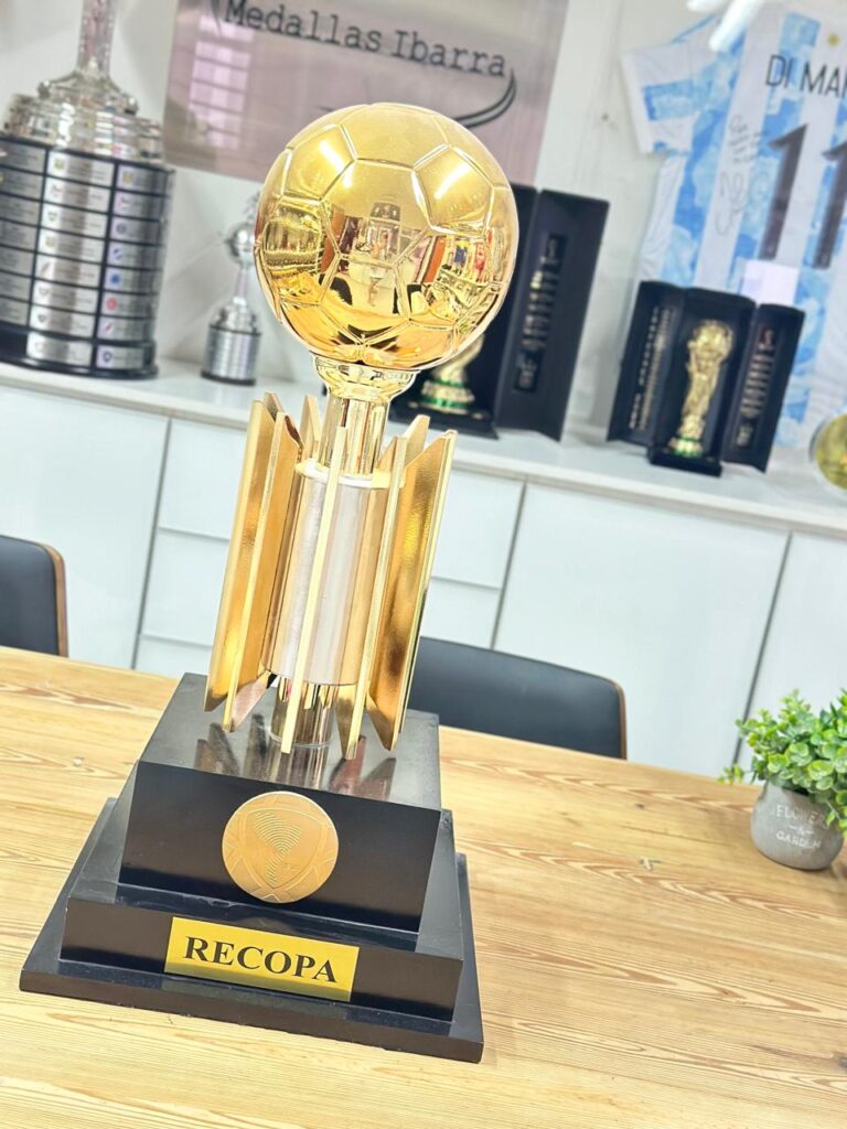 Copa RECOPA CONMEBOL - Réplica Exclusiva - Medallas Ibarra