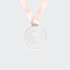 Medallas Acrílicas Personalizadas Diseño Moderno con Logo y Corte a Medida