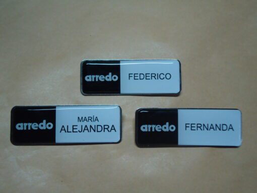 Identificador Personalizado con Resina – Diseño Profesional y Duradero